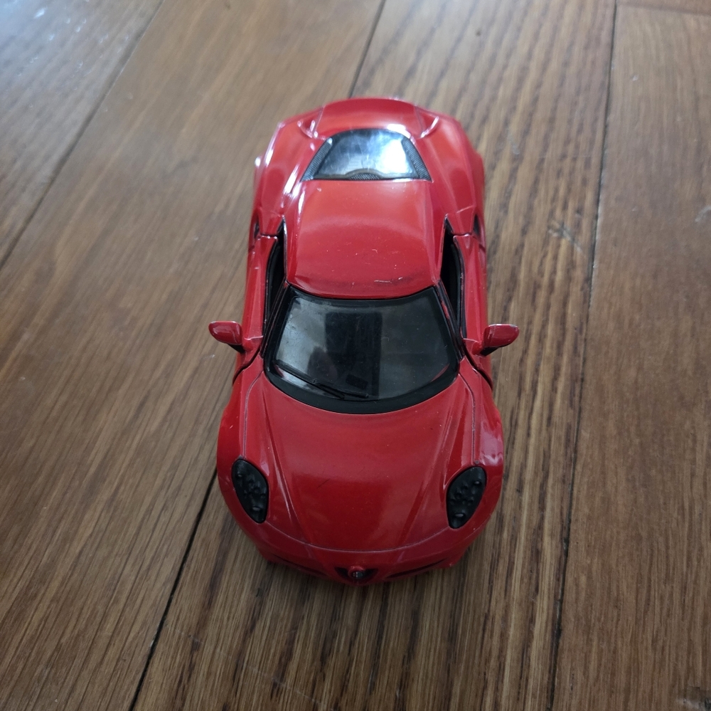 2013 Alfa Romeo 4C, Red Kinsmart 5366D 1/32scale Diecast Model ToyCar
